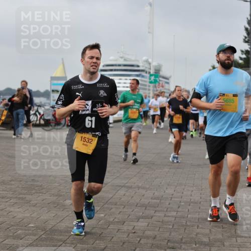 13.09.2026 - Kiel Lauf Andreas Tolksdorf http://msf.ph/oto/10353661 13.09.2026 09:57:14 Kiellinie 61, 1998, 1532, 6287, 4, 39, 5685 meine-sportfotos.de