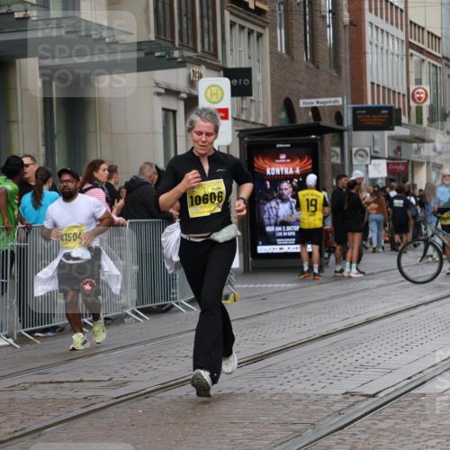 13.09.2026 - 21. swb-Marathon Bremen Strokosch-Dieckow http://msf.ph/oto/10353736 13.09.2026 11:15:14 Ziel 10572, 10606, 11424, 11504, 12137, 10271, 10325, 10605, 10752, 11085, 11424, 11645, 11673, 11694, 11810, 11974, 11990, 12110, 12333 meine-sportfotos.de