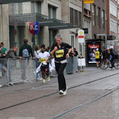 13.09.2026 - 21. swb-Marathon Bremen Strokosch-Dieckow http://msf.ph/oto/10353756 13.09.2026 11:15:15 Ziel 10572, 10606, 11504, 12137, 10271, 10325, 10605, 10752, 11424, 11673, 11694, 11810, 11974, 11990, 12110, 12333 meine-sportfotos.de