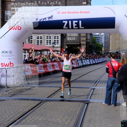 13.09.2026 - 21. swb-Marathon Bremen Tim E. http://msf.ph/oto/10353758 13.09.2026 12:44:03 Ziel 1567, 5212 meine-sportfotos.de