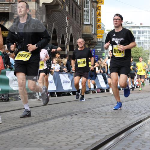 13.09.2026 - 21. swb-Marathon Bremen Strokosch-Dieckow http://msf.ph/oto/10353772 13.09.2026 10:55:45 Ziel 10203, 10256, 10297, 10725, 10788, 11014, 11414, 11466, 11748, 11862, 11910, 11941, 11975, 11977, 12030, 12150, 12218, 12258, 12348, 12549, 10374, 10690, 10703, 11972, 12061, 12108, 12143, 12484, 13565 meine-sportfotos.de