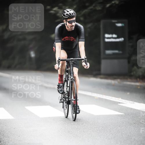 13.09.2026 - Stadtparktriathlon H.Heesch http://msf.ph/oto/10353808 13.09.2026 11:09:01 Radfahren 468, 616, 660, 676 meine-sportfotos.de
