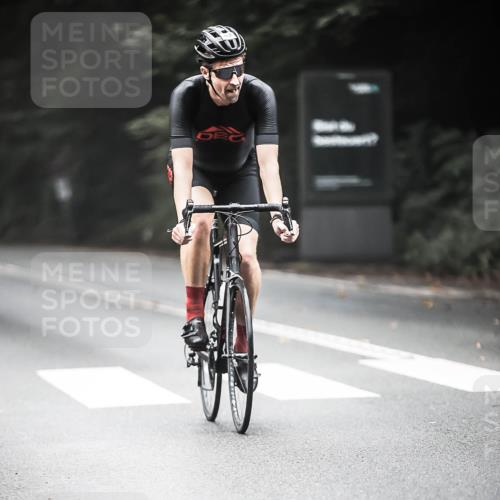 13.09.2026 - Stadtparktriathlon H.Heesch http://msf.ph/oto/10353813 13.09.2026 11:09:01 Radfahren 468, 616, 660, 676 meine-sportfotos.de