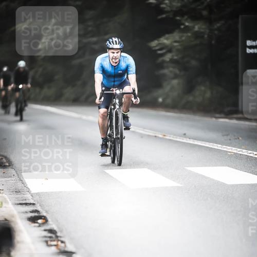 13.09.2026 - Stadtparktriathlon H.Heesch http://msf.ph/oto/10353825 13.09.2026 11:09:02 Radfahren 468, 593, 616, 660 meine-sportfotos.de