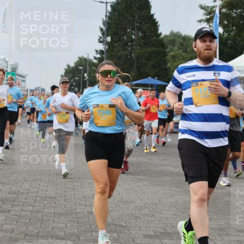 13.09.2026 - Kiel Lauf Andreas Tolksdorf http://msf.ph/oto/10353826 13.09.2026 09:57:21 Kiellinie 2, 4395, 38, 117, 67, 38 meine-sportfotos.de