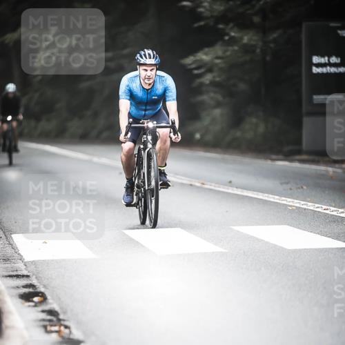 13.09.2026 - Stadtparktriathlon H.Heesch http://msf.ph/oto/10353832 13.09.2026 11:09:02 Radfahren 468, 593, 616, 660 meine-sportfotos.de