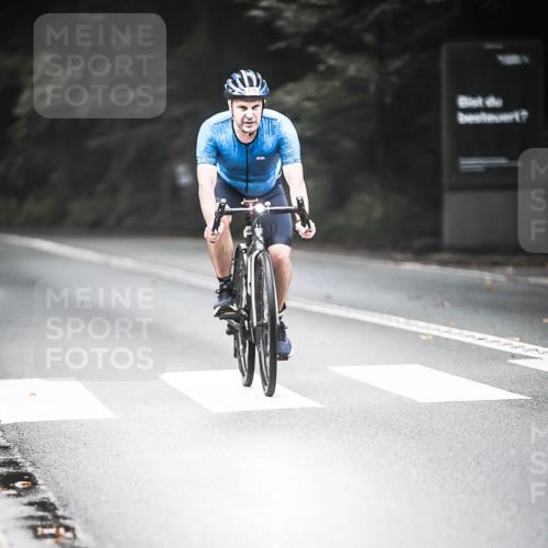 13.09.2026 - Stadtparktriathlon H.Heesch http://msf.ph/oto/10353839 13.09.2026 11:09:03 Radfahren 468, 593, 616 meine-sportfotos.de