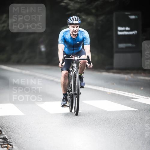 13.09.2026 - Stadtparktriathlon H.Heesch http://msf.ph/oto/10353850 13.09.2026 11:09:03 Radfahren 468, 593, 616 meine-sportfotos.de