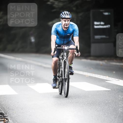 13.09.2026 - Stadtparktriathlon H.Heesch http://msf.ph/oto/10353856 13.09.2026 11:09:03 Radfahren 468, 593, 616 meine-sportfotos.de