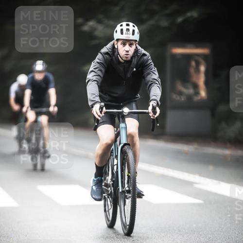 13.09.2026 - Stadtparktriathlon H.Heesch http://msf.ph/oto/10353869 13.09.2026 11:09:08 Radfahren 593, 616, 625, 671 meine-sportfotos.de