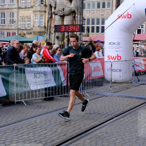 13.09.2026 - 21. swb-Marathon Bremen Tim E. http://msf.ph/oto/10353871 13.09.2026 12:44:30 Ziel 798, 1313, 1490, 2044, 6507 meine-sportfotos.de