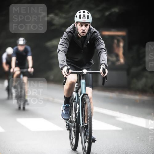 13.09.2026 - Stadtparktriathlon H.Heesch http://msf.ph/oto/10353873 13.09.2026 11:09:08 Radfahren 593, 616, 625, 671 meine-sportfotos.de