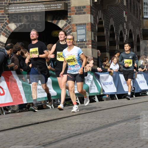 13.09.2026 - 21. swb-Marathon Bremen Strokosch-Dieckow http://msf.ph/oto/10353878 13.09.2026 10:55:49 Ziel 10203, 10256, 10297, 10379, 10529, 10725, 10788, 10881, 11377, 11414, 11557, 11748, 11862, 11941, 11975, 11977, 12030, 12150, 12218, 12258, 12348, 10298, 10690, 10703, 11790, 11972, 12061, 12143, 12484, 13565 meine-sportfotos.de