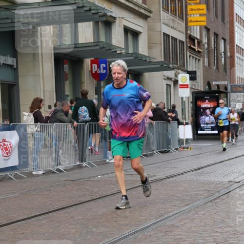 13.09.2026 - 21. swb-Marathon Bremen Strokosch-Dieckow http://msf.ph/oto/10353884 13.09.2026 11:15:20 Ziel 10572, 10900, 11307, 11504, 11778, 11897, 12137, 10325, 10606, 11424, 11694, 11810, 11990, 12110, 12333 meine-sportfotos.de