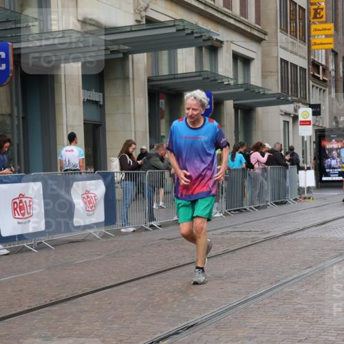 13.09.2026 - 21. swb-Marathon Bremen Strokosch-Dieckow http://msf.ph/oto/10353906 13.09.2026 11:15:20 Ziel 10572, 10900, 11307, 11504, 11778, 11897, 12137, 10325, 10606, 11424, 11694, 11810, 11990, 12110, 12333 meine-sportfotos.de
