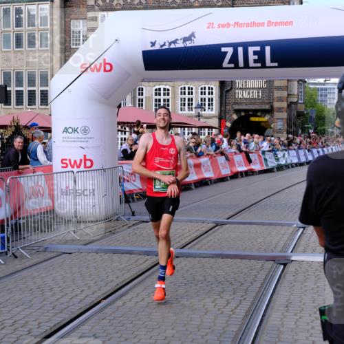13.09.2026 - 21. swb-Marathon Bremen Tim E. http://msf.ph/oto/10353911 13.09.2026 12:44:39 Ziel 2044, 6507 meine-sportfotos.de