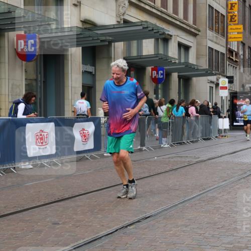 13.09.2026 - 21. swb-Marathon Bremen Strokosch-Dieckow http://msf.ph/oto/10353923 13.09.2026 11:15:21 Ziel 10572, 10900, 11307, 11504, 11778, 11897, 12137, 10325, 10606, 11424, 11694, 11810, 11990, 12110, 12333 meine-sportfotos.de