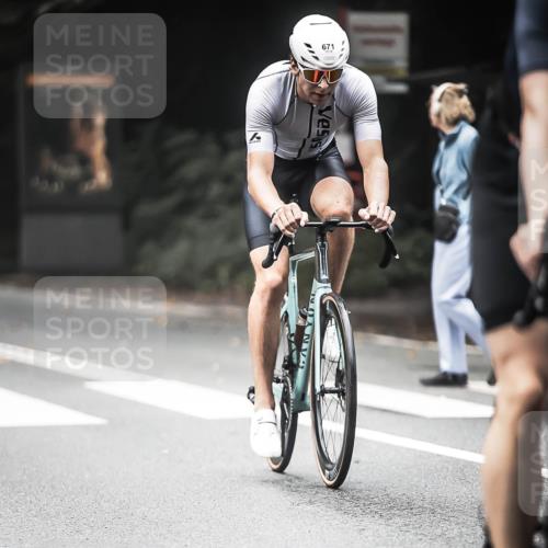13.09.2026 - Stadtparktriathlon H.Heesch http://msf.ph/oto/10353926 13.09.2026 11:09:11 Radfahren 593, 625, 671 meine-sportfotos.de