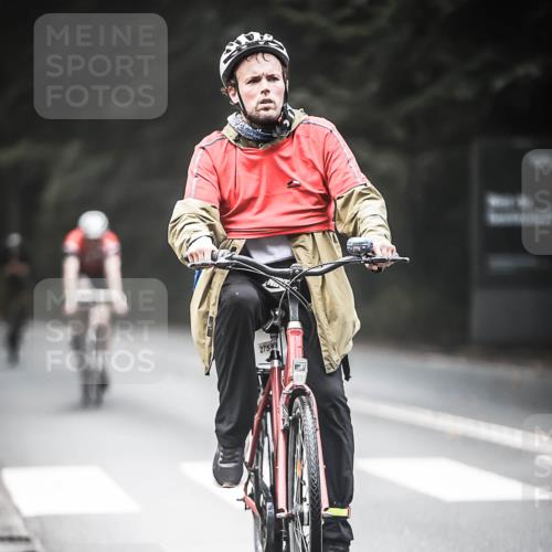 13.09.2026 - Stadtparktriathlon H.Heesch http://msf.ph/oto/10353938 13.09.2026 11:09:16 Radfahren 275, 497, 625, 640, 671 meine-sportfotos.de