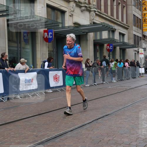 13.09.2026 - 21. swb-Marathon Bremen Strokosch-Dieckow http://msf.ph/oto/10353944 13.09.2026 11:15:21 Ziel 10572, 10900, 11307, 11504, 11778, 11897, 12137, 10325, 10606, 11424, 11694, 11810, 11990, 12110, 12333 meine-sportfotos.de