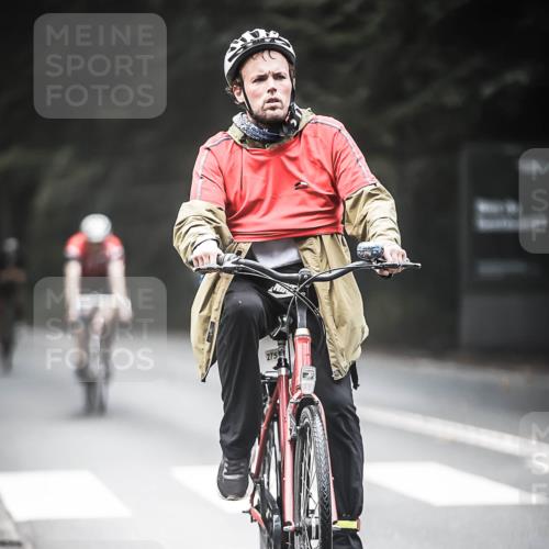 13.09.2026 - Stadtparktriathlon H.Heesch http://msf.ph/oto/10353945 13.09.2026 11:09:17 Radfahren 275, 497, 640, 1797 meine-sportfotos.de