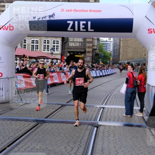 13.09.2026 - 21. swb-Marathon Bremen Tim E. http://msf.ph/oto/10353961 13.09.2026 12:44:54 Ziel 289 meine-sportfotos.de