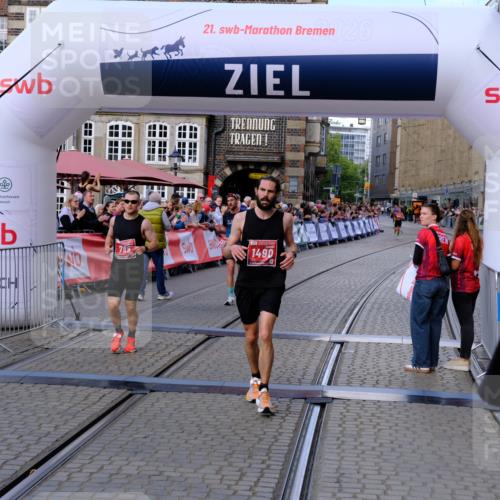 13.09.2026 - 21. swb-Marathon Bremen Tim E. http://msf.ph/oto/10353978 13.09.2026 12:44:54 Ziel 289 meine-sportfotos.de