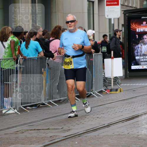 13.09.2026 - 21. swb-Marathon Bremen Strokosch-Dieckow http://msf.ph/oto/10353996 13.09.2026 11:15:25 Ziel 10572, 10900, 11307, 11504, 11778, 11897, 11940, 12137, 10606, 11424, 11694, 11990 meine-sportfotos.de