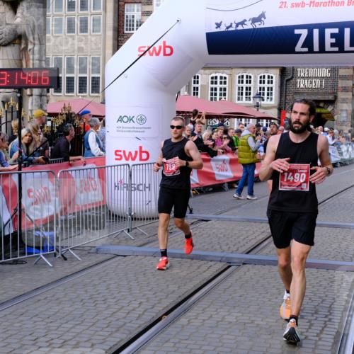 13.09.2026 - 21. swb-Marathon Bremen Tim E. http://msf.ph/oto/10354004 13.09.2026 12:44:55 Ziel 289, 6485 meine-sportfotos.de