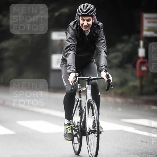13.09.2026 - Stadtparktriathlon H.Heesch http://msf.ph/oto/10354011 13.09.2026 11:09:23 Radfahren 275, 497, 531, 640, 1797 meine-sportfotos.de