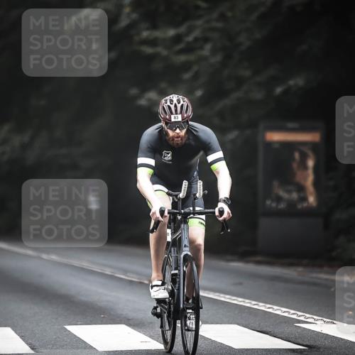 13.09.2026 - Stadtparktriathlon H.Heesch http://msf.ph/oto/10354022 13.09.2026 09:31:36 Radfahren 83, 94 meine-sportfotos.de