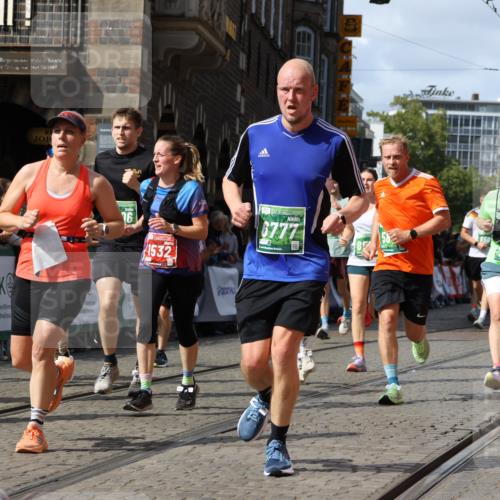 13.09.2026 - 21. swb-Marathon Bremen Strokosch-Dieckow http://msf.ph/oto/10354040 13.09.2026 13:33:22 Ziel 891, 1532, 2393, 2440, 2638, 2818, 2959, 3167, 3404, 3710, 3773, 3902, 4194, 4233, 4408, 4659, 5090, 5191, 5324, 5395, 5410, 5706, 5749, 5981, 6018, 6941, 7756, 7788, 7830, 8061, 9269, 9292, 9406, 9745, 9829, 10048, 13019, 13028, 13039, 13092, 13093, 13101, 13146, 13164, 13234, 13247, 930, 2960, 3562, 4052, 4219, 4543, 5560, 5660, 5726, 5861, 5862, 6256, 6421, 6538, 6597, 6844, 6882, 6997, 7523, 7863, 8093, 8177, 8501, 8599, 8602, 8691, 9206, 9508, 10114, 13078 meine-sportfotos.de