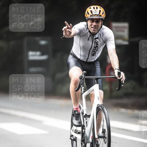 13.09.2026 - Stadtparktriathlon H.Heesch http://msf.ph/oto/10354053 13.09.2026 11:09:29 Radfahren 531, 647, 657, 1797 meine-sportfotos.de