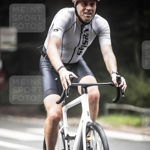 13.09.2026 - Stadtparktriathlon H.Heesch http://msf.ph/oto/10354069 13.09.2026 11:09:29 Radfahren 531, 647, 657, 1797 meine-sportfotos.de