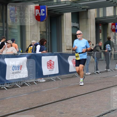13.09.2026 - 21. swb-Marathon Bremen Strokosch-Dieckow http://msf.ph/oto/10354072 13.09.2026 11:15:29 Ziel 10474, 10572, 10900, 11217, 11307, 11504, 11549, 11778, 11897, 11940, 12046, 12137, 10606, 11424, 11504 meine-sportfotos.de