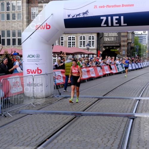 13.09.2026 - 21. swb-Marathon Bremen Tim E. http://msf.ph/oto/10354092 13.09.2026 12:45:05 Ziel 289, 4474, 6485 meine-sportfotos.de