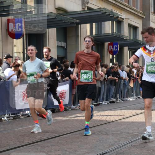 13.09.2026 - 21. swb-Marathon Bremen Strokosch-Dieckow http://msf.ph/oto/10354093 13.09.2026 13:33:12 Ziel 831, 930, 1124, 2283, 2872, 2960, 2980, 3201, 3562, 3761, 4052, 4219, 4243, 4490, 4492, 4536, 4543, 4565, 5040, 5560, 5660, 5726, 5861, 5862, 5914, 6256, 6421, 6538, 6597, 6614, 6777, 6808, 6844, 6882, 6915, 6997, 7145, 7421, 7523, 7633, 7652, 7789, 7863, 8093, 8177, 8501, 8599, 8602, 8691, 9206, 9390, 9508, 9616, 9856, 9883, 10114, 13078, 13084, 891, 1532, 2283, 2393, 2440, 2638, 2818, 2959, 3167, 3404, 3710, 3773, 3902, 4194, 4233, 4260, 4408, 4659, 5090, 5191, 5324 meine-sportfotos.de