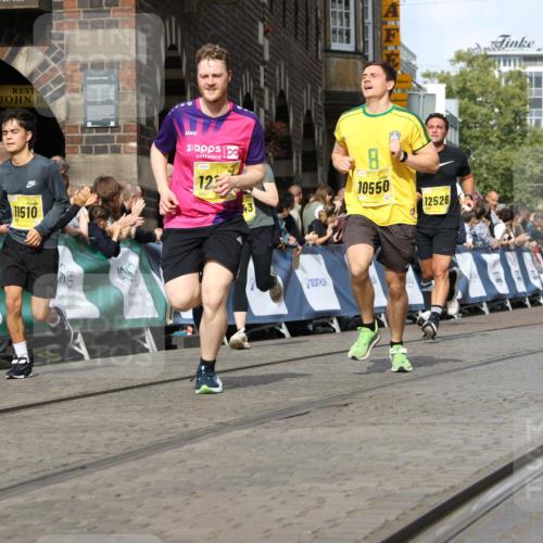 13.09.2026 - 21. swb-Marathon Bremen Strokosch-Dieckow http://msf.ph/oto/10354116 13.09.2026 10:55:51 Ziel 10203, 10256, 10297, 10379, 10423, 10529, 10725, 10788, 10809, 10881, 11377, 11414, 11557, 11748, 11862, 11941, 11975, 11977, 12030, 12125, 12150, 12188, 12218, 12258, 12348, 10298, 10690, 10703, 11790, 11972, 12061, 12484, 13565 meine-sportfotos.de