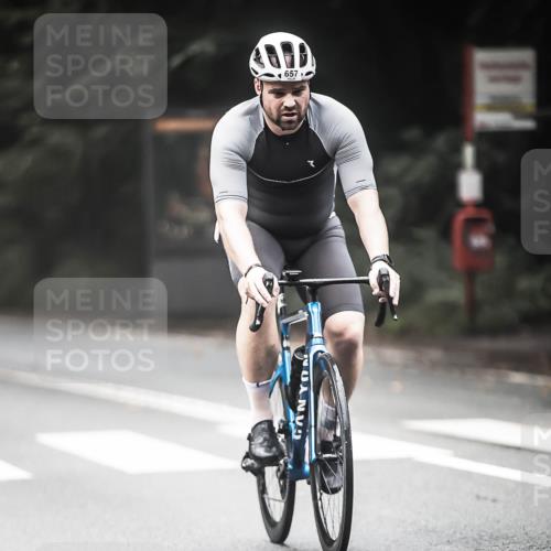13.09.2026 - Stadtparktriathlon H.Heesch http://msf.ph/oto/10354120 13.09.2026 11:09:34 Radfahren 487, 531, 647, 657, 708, 1798 meine-sportfotos.de