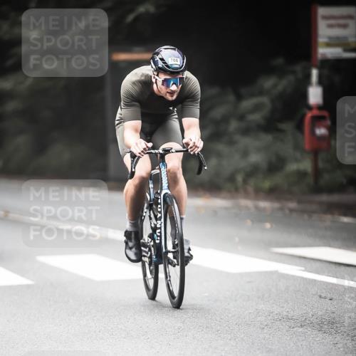 13.09.2026 - Stadtparktriathlon H.Heesch http://msf.ph/oto/10354146 13.09.2026 11:09:36 Radfahren 487, 647, 657, 708, 1798 meine-sportfotos.de