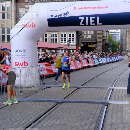 13.09.2026 - 21. swb-Marathon Bremen Tim E. http://msf.ph/oto/10354166 13.09.2026 12:45:08 Ziel 289, 814, 4474, 6485, 8285 meine-sportfotos.de