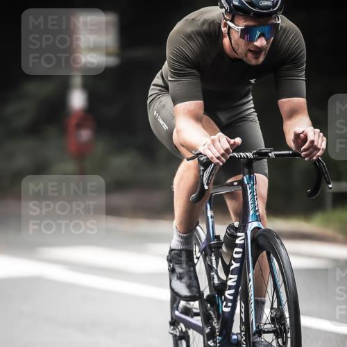 13.09.2026 - Stadtparktriathlon H.Heesch http://msf.ph/oto/10354180 13.09.2026 11:09:37 Radfahren 487, 647, 657, 708, 1798 meine-sportfotos.de