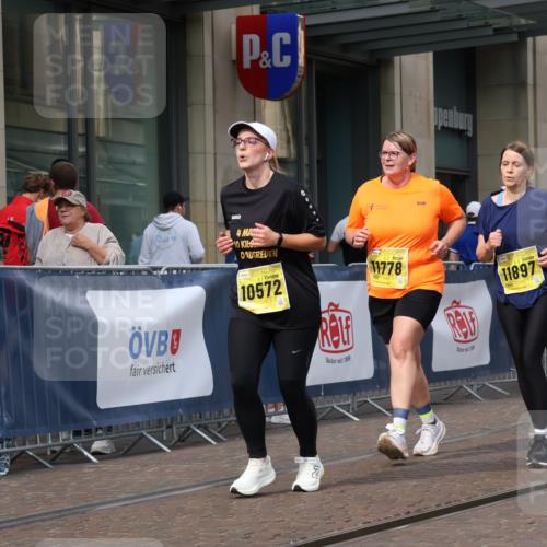 13.09.2026 - 21. swb-Marathon Bremen Strokosch-Dieckow http://msf.ph/oto/10354232 13.09.2026 11:15:37 Ziel 10474, 10572, 10665, 10900, 11217, 11307, 11549, 11613, 11778, 11897, 11940, 12046, 12137, 12306, 10606, 11424, 11504, 12137 meine-sportfotos.de