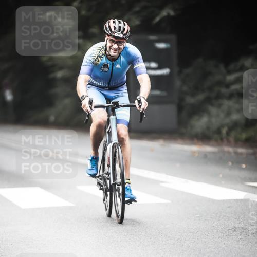 13.09.2026 - Stadtparktriathlon H.Heesch http://msf.ph/oto/10354257 13.09.2026 11:09:45 Radfahren 703, 1798 meine-sportfotos.de
