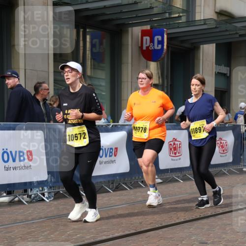 13.09.2026 - 21. swb-Marathon Bremen Strokosch-Dieckow http://msf.ph/oto/10354268 13.09.2026 11:15:38 Ziel 10474, 10572, 10665, 10900, 11217, 11307, 11549, 11613, 11768, 11778, 11897, 11940, 12046, 12306, 10572, 10606, 11424, 11504, 12137 meine-sportfotos.de