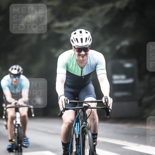 13.09.2026 - Stadtparktriathlon H.Heesch http://msf.ph/oto/10354315 13.09.2026 11:09:56 Radfahren 546, 637, 672 meine-sportfotos.de
