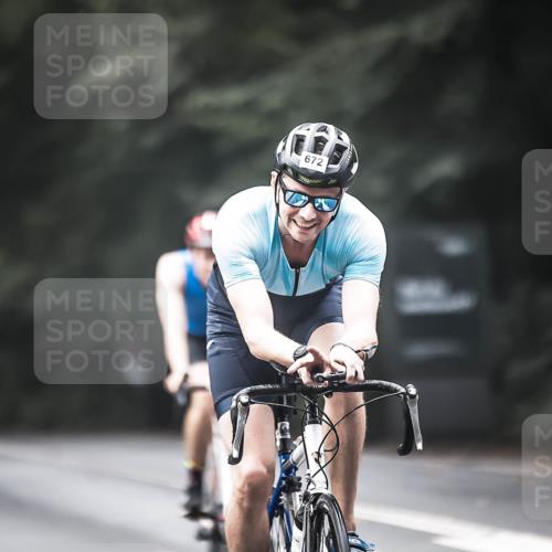 13.09.2026 - Stadtparktriathlon H.Heesch http://msf.ph/oto/10354331 13.09.2026 11:09:57 Radfahren 546, 637, 672 meine-sportfotos.de