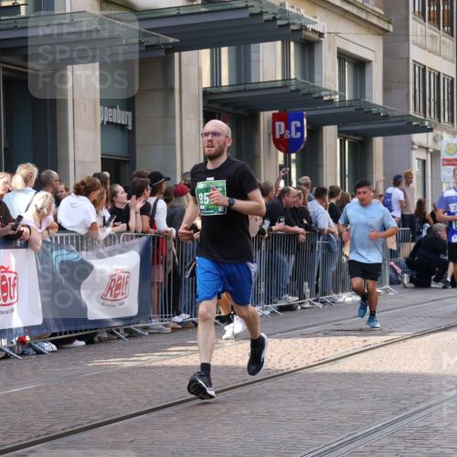 13.09.2026 - 21. swb-Marathon Bremen Strokosch-Dieckow http://msf.ph/oto/10354352 13.09.2026 13:33:16 Ziel 930, 2405, 2872, 2960, 2980, 3201, 3562, 3761, 4052, 4219, 4490, 4492, 4536, 4543, 4565, 5063, 5560, 5660, 5726, 5861, 5862, 5914, 6256, 6421, 6538, 6597, 6777, 6808, 6844, 6882, 6997, 7126, 7145, 7523, 7633, 7652, 7789, 7832, 7863, 8093, 8177, 8501, 8599, 8602, 8691, 9206, 9342, 9390, 9508, 9856, 9883, 10114, 13078, 831, 1124, 1532, 2283, 2393, 2440, 2818, 2959, 3167, 3404, 3710, 3773, 4194, 4243, 4260, 4408, 4565, 4659, 5040, 5090, 5191, 5324, 6915, 7145 meine-sportfotos.de