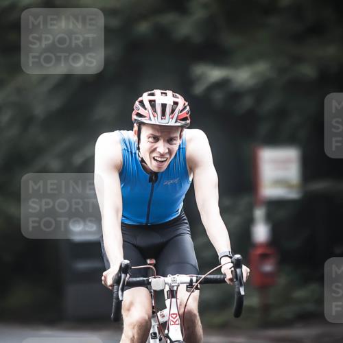 13.09.2026 - Stadtparktriathlon H.Heesch http://msf.ph/oto/10354354 13.09.2026 11:09:58 Radfahren 546, 637, 672 meine-sportfotos.de
