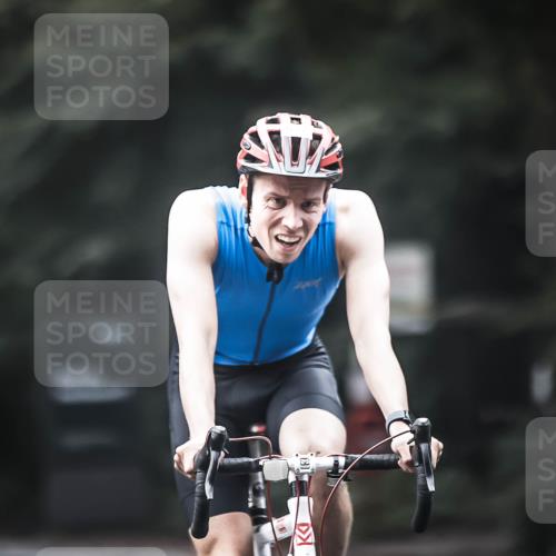 13.09.2026 - Stadtparktriathlon H.Heesch http://msf.ph/oto/10354356 13.09.2026 11:09:59 Radfahren 546, 637, 672 meine-sportfotos.de
